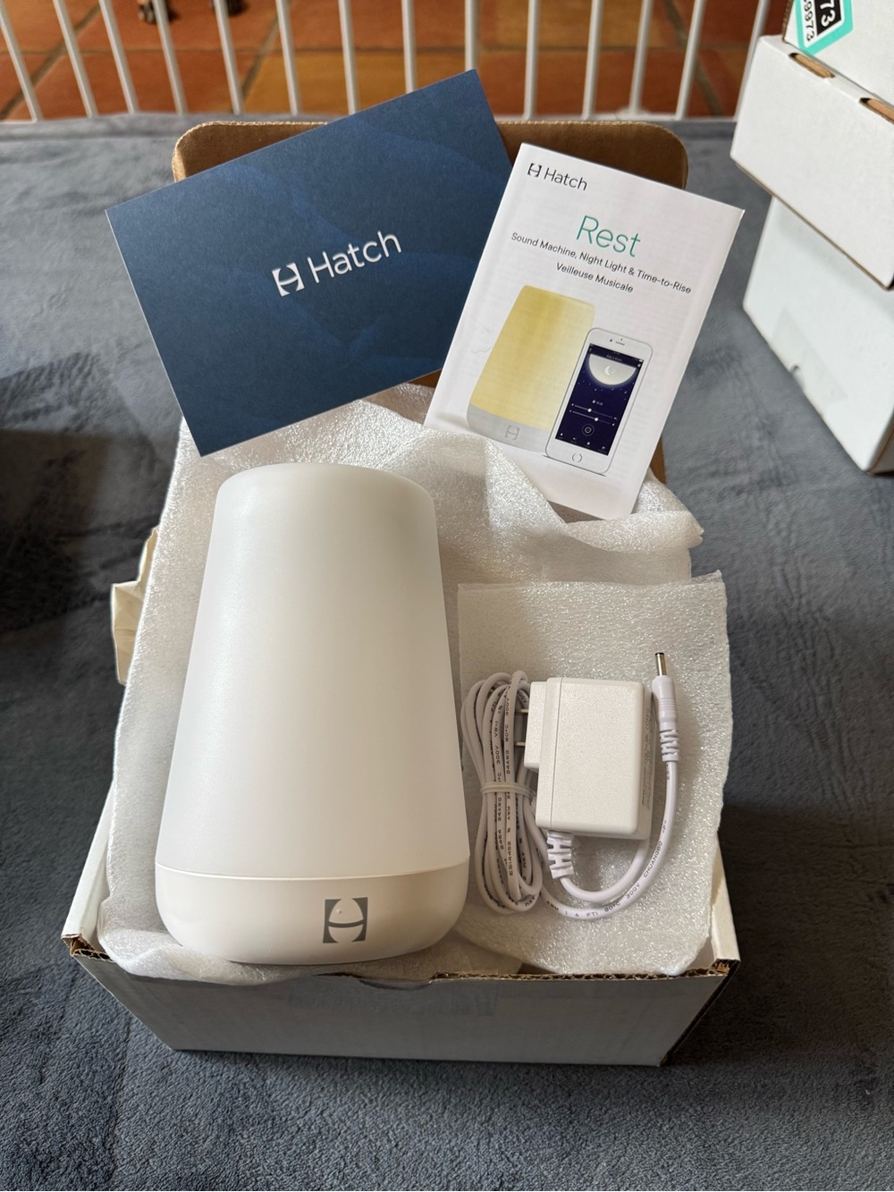 Hatch Rest Sound Machine & Night Light - White